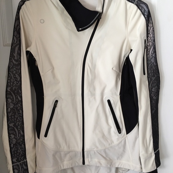 Lululemon run Draft Dodger Jacket size 4 - Picture 6 of 8
